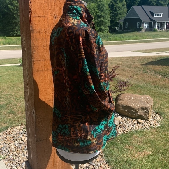 Zenergy by Chicos jacket size 2 for layering euc great colors for a stap… - Picture 3 of 12